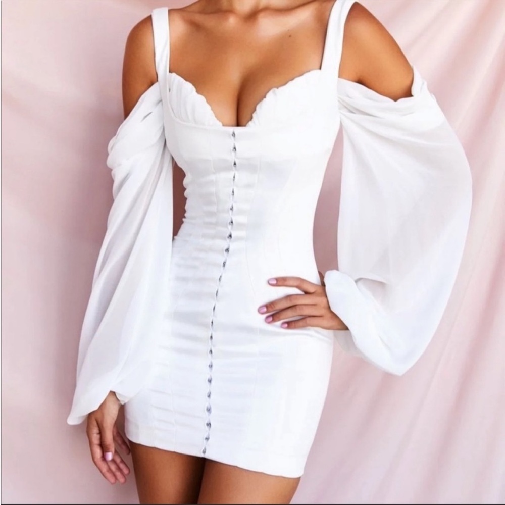 House of CB ‘Eva’ White Corset Puff Sleeve dress NWOT - Picture 5 of 13
